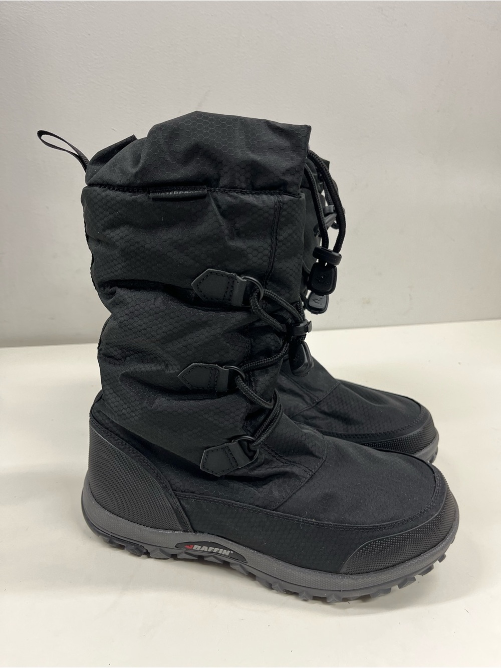 New Baffin Womens Light Snow Boots in Black Size 7